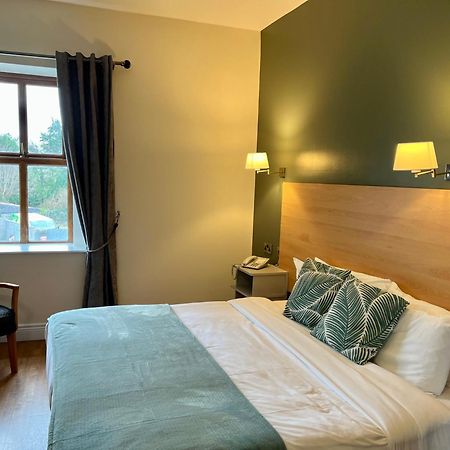 The Coach House Hotel 오란모어와 외부 사진