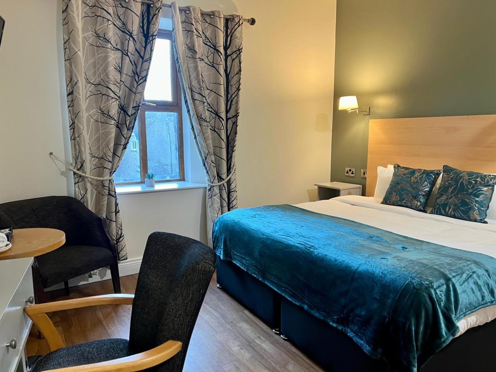 The Coach House Hotel 오란모어와 외부 사진