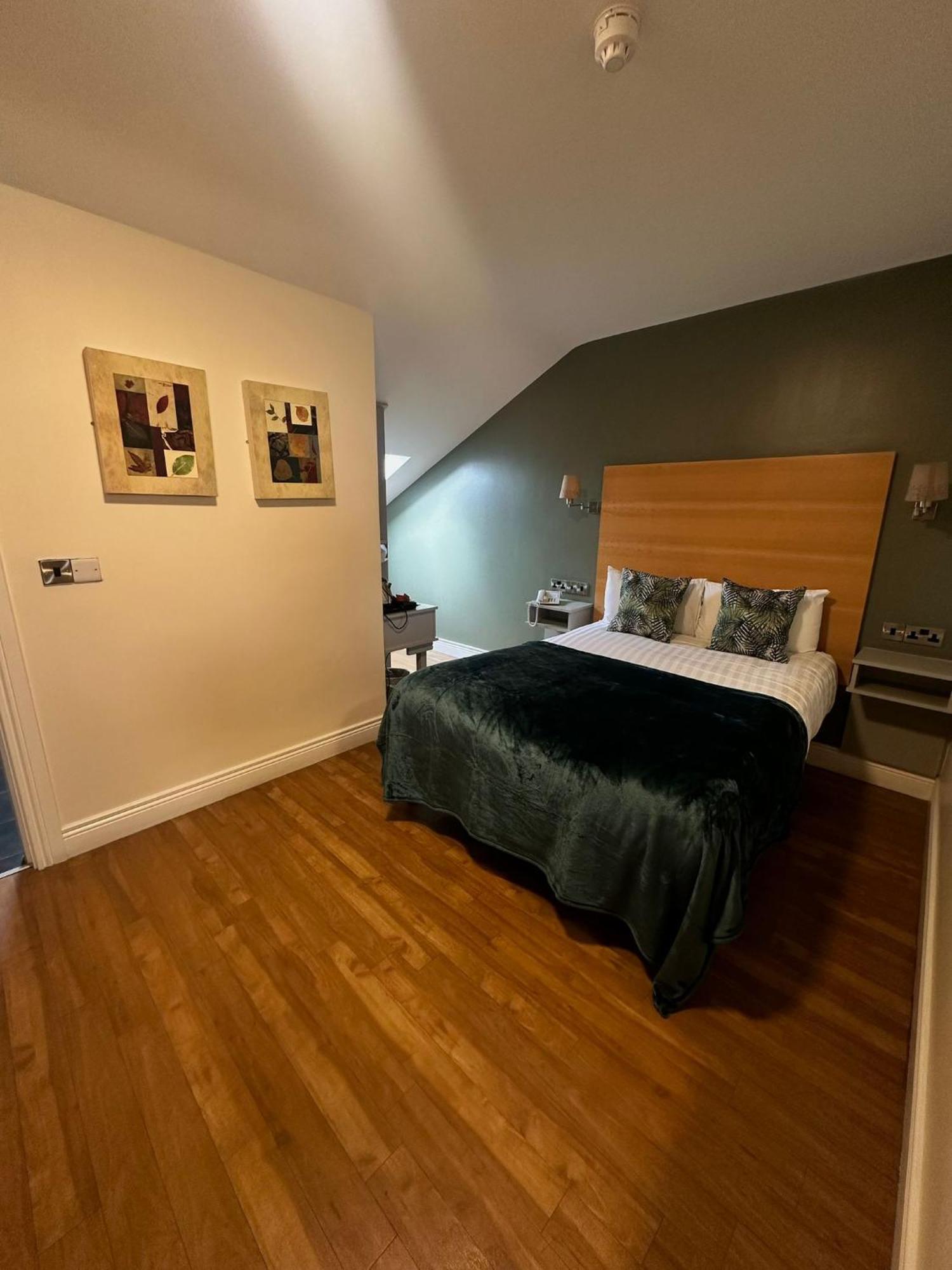 The Coach House Hotel 오란모어와 외부 사진