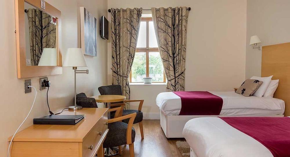 The Coach House Hotel 오란모어와 외부 사진
