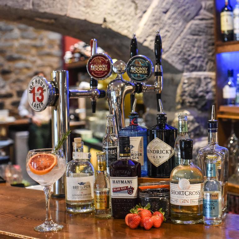 The Coach House Hotel 오란모어와 외부 사진