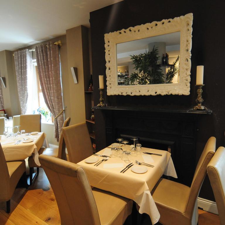 The Coach House Hotel 오란모어와 외부 사진