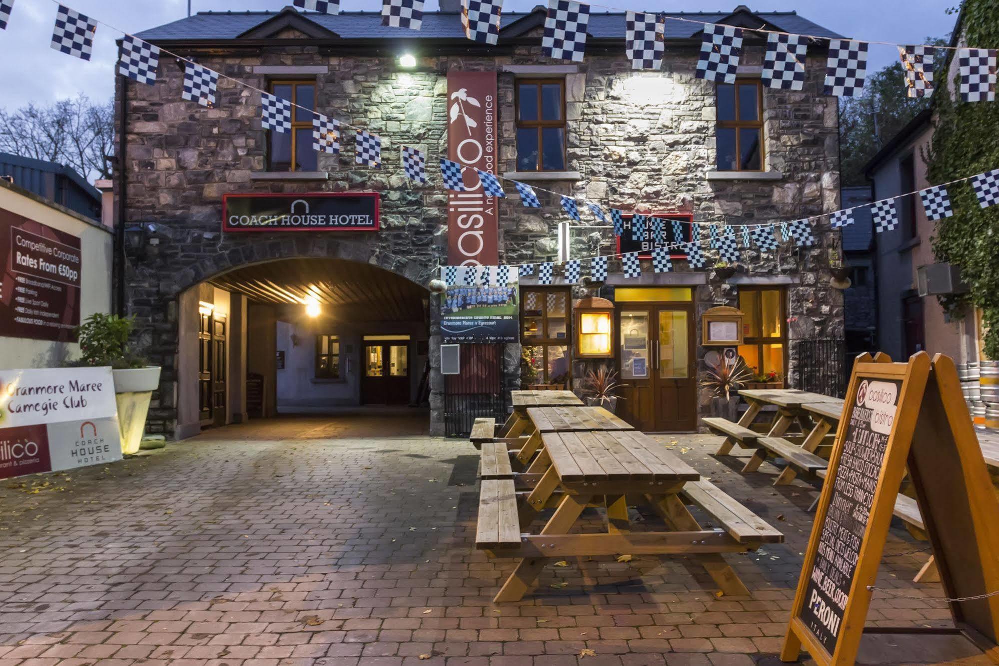 The Coach House Hotel 오란모어와 외부 사진