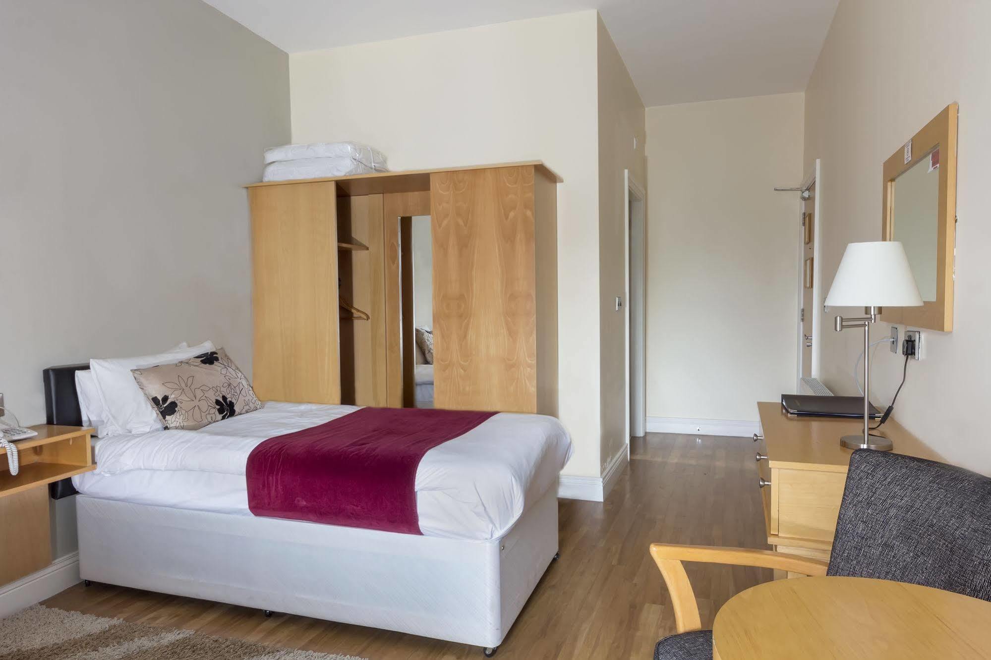 The Coach House Hotel 오란모어와 외부 사진