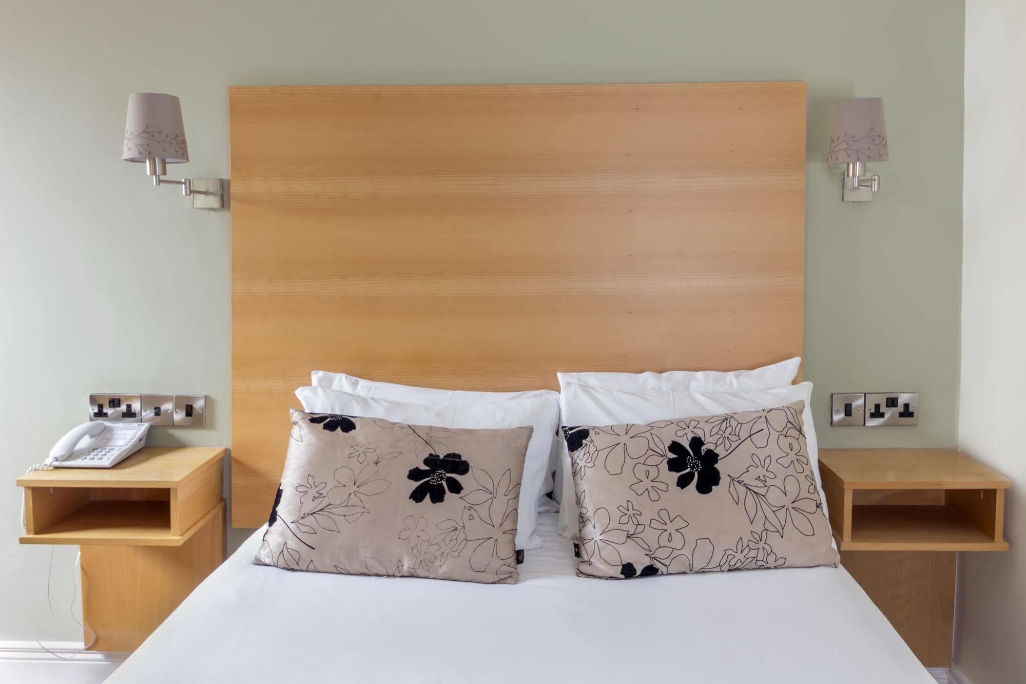 The Coach House Hotel 오란모어와 외부 사진