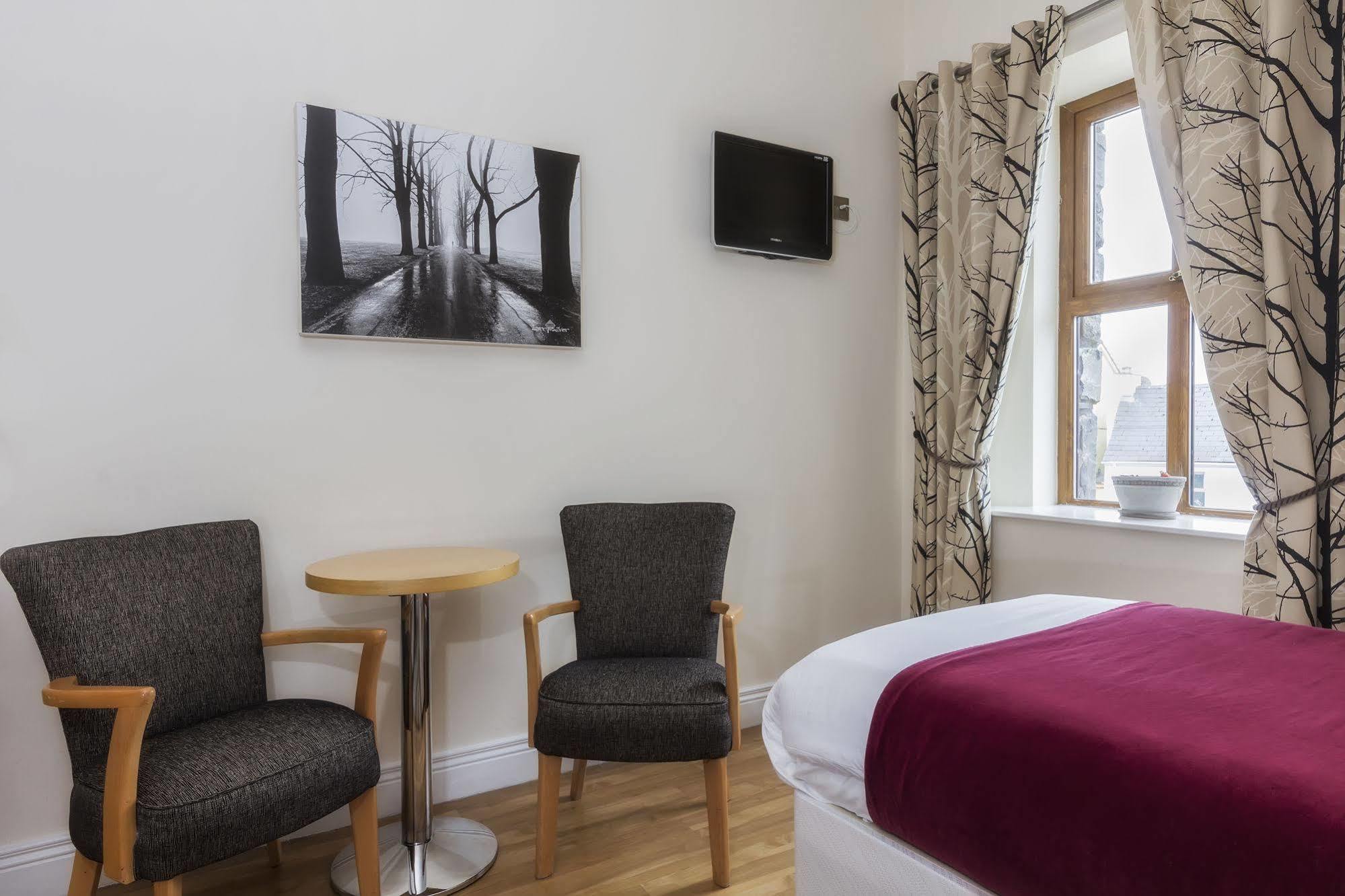 The Coach House Hotel 오란모어와 외부 사진