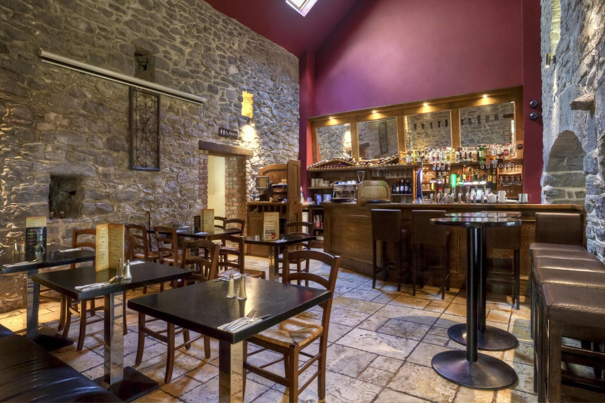 The Coach House Hotel 오란모어와 외부 사진